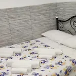 Chloe's Giardini Naxos